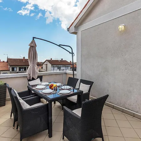 Apartment 3 Bedroom Awesome In *