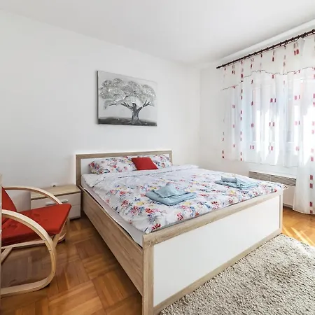 3 Bedroom Awesome In *