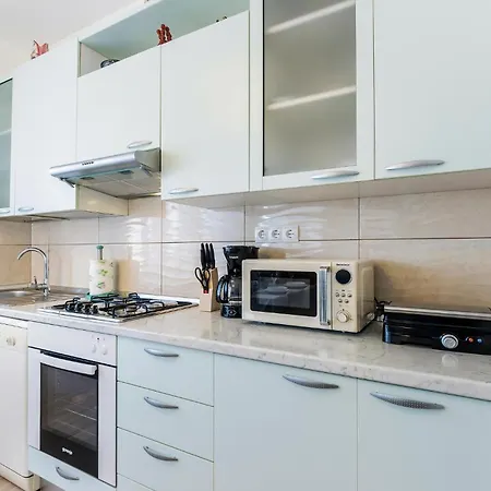 3 Bedroom Awesome In Apartment