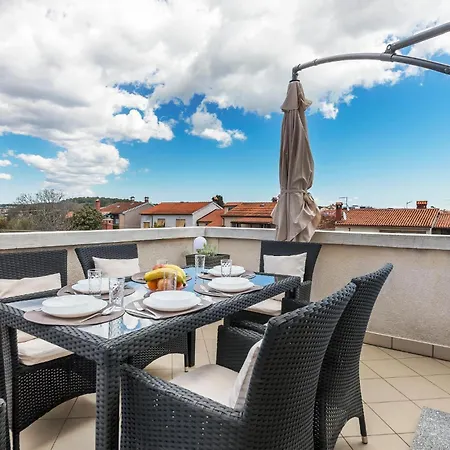 3 Bedroom Awesome In Pula